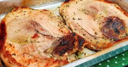 Prepare um Pernil de Porco Assado no Forno: Sabor e Suculência em Uma Receita Deliciosa