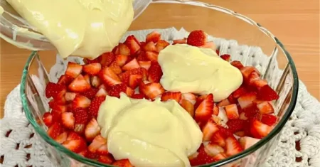 Creme Belga com Morangos: Sobremesa Fácil e Irresistível