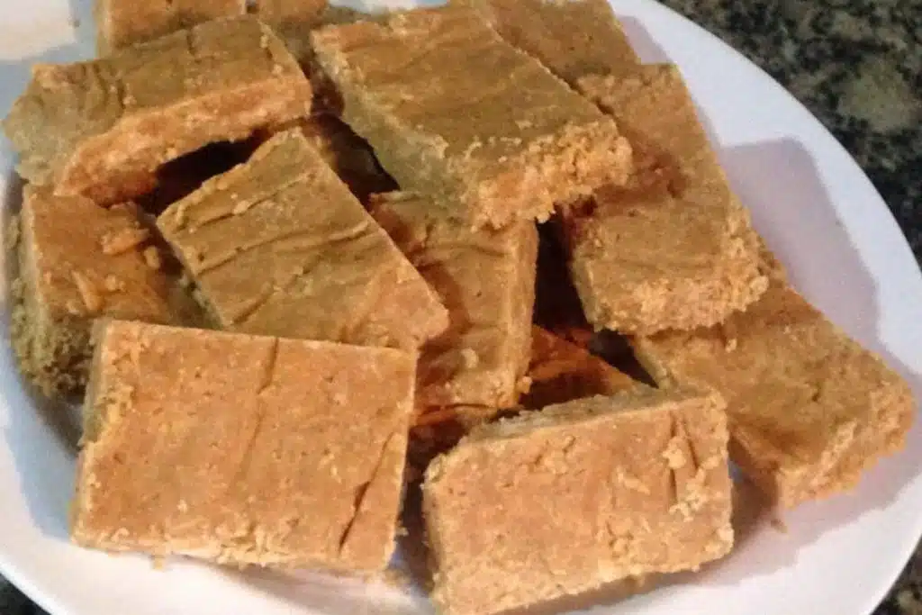 Doce de amendoim caseiro de corte