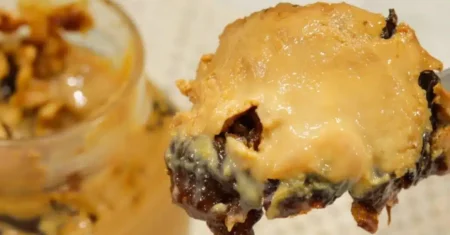 Preparando um Doce de Leite com Ameixa em Casa