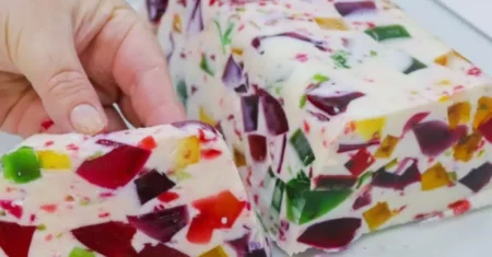 Gelatina Mosaico: Uma Sobremesa Colorida e Deliciosa