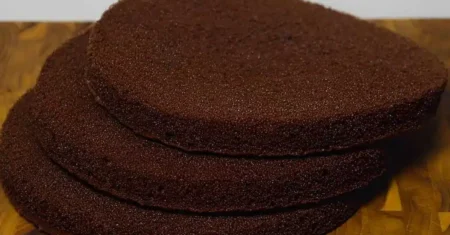 Pão de Ló de Chocolate: Base Macia para Bolos Recheados