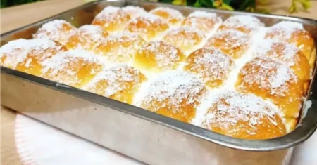 Pãozinho Doce para um Café da Manhã Especial do Ano Novo