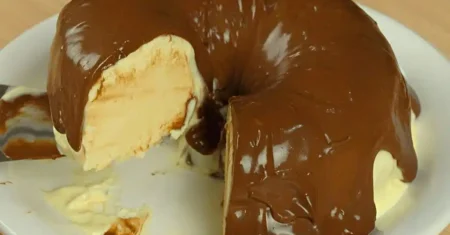 Pudim de Sorvete de Maracujá com Ganache de Chocolate: Uma Sobremesa Refrescante