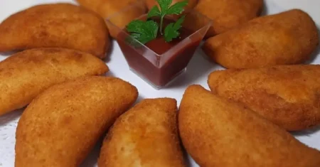 Risoles de Frango Cremoso: Uma Delícia para Saborear