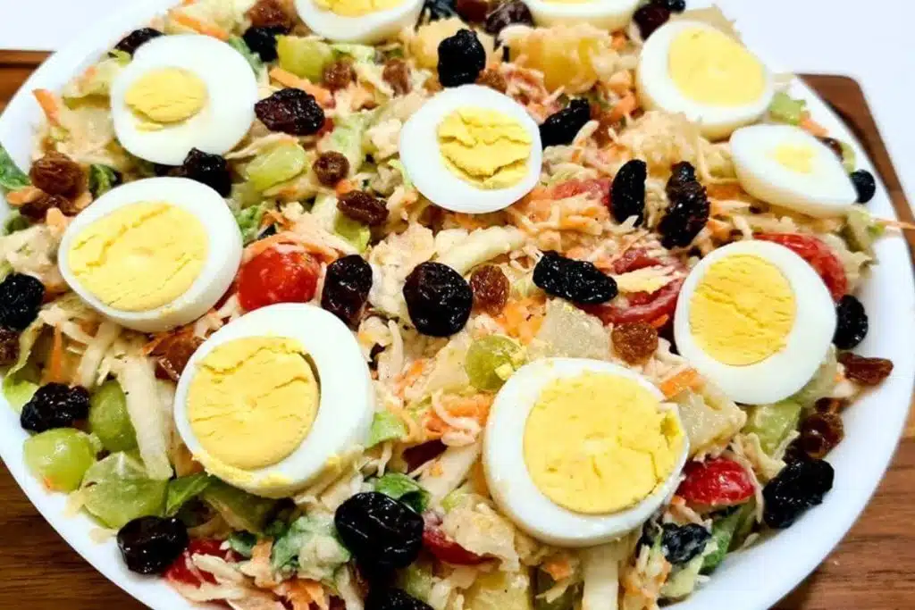 Salada de natal cremosa bem completa e muito bem temperada