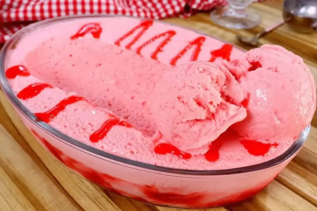 Sorvete Caseiro de Morango: Frescor e Doçura
