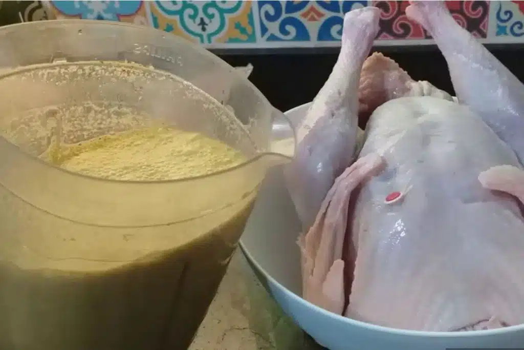 Veja como preparar e temperar um chester suculento para suas festas de Natal